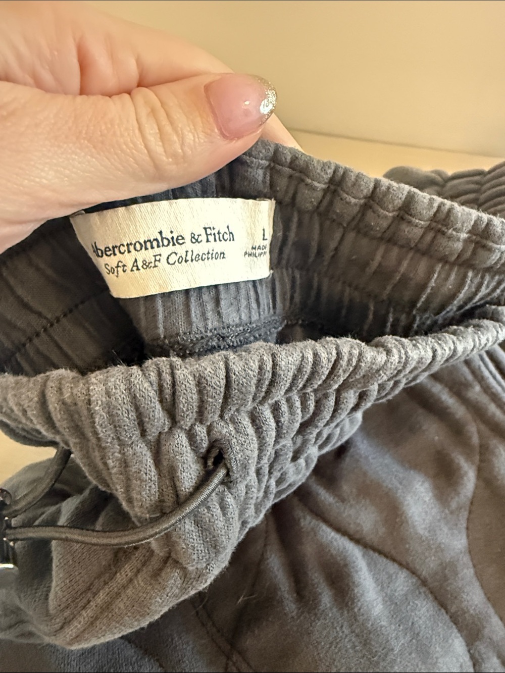 Quilted Wave-Pattern Sweatpants - Picture 2 of 5